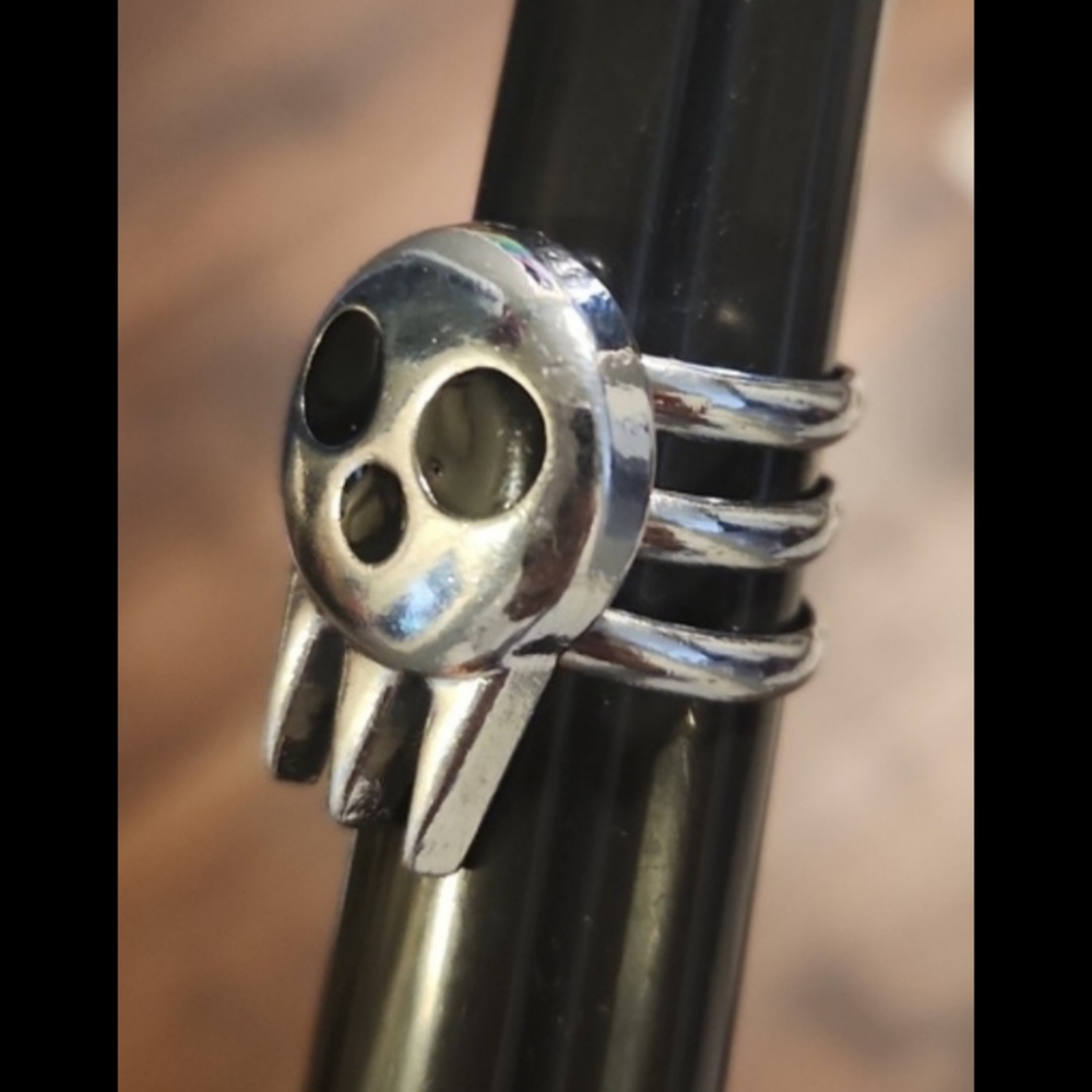 Soul Eater Silver Ring - Picture 4 of 16